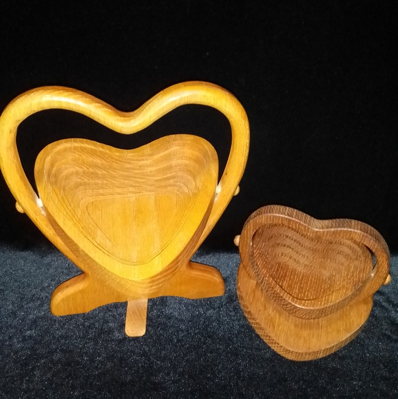 Lot of 2 Collapsible Heart shape wooden bowls - Picture 1 of 9
